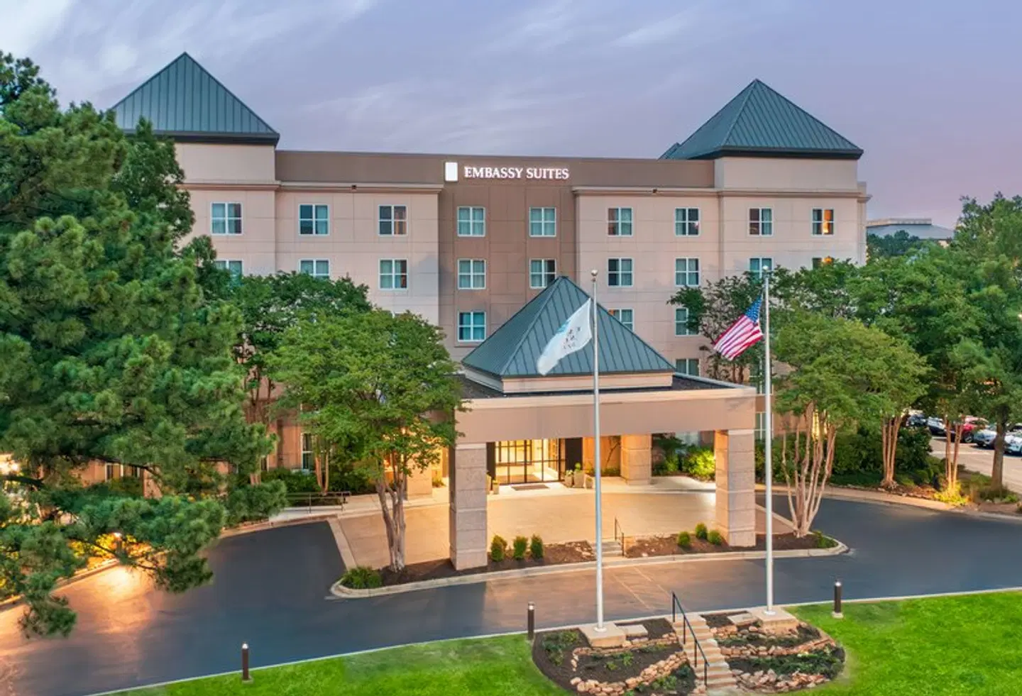 Embassy Suites by Hilton Memphis EXTERIOR
