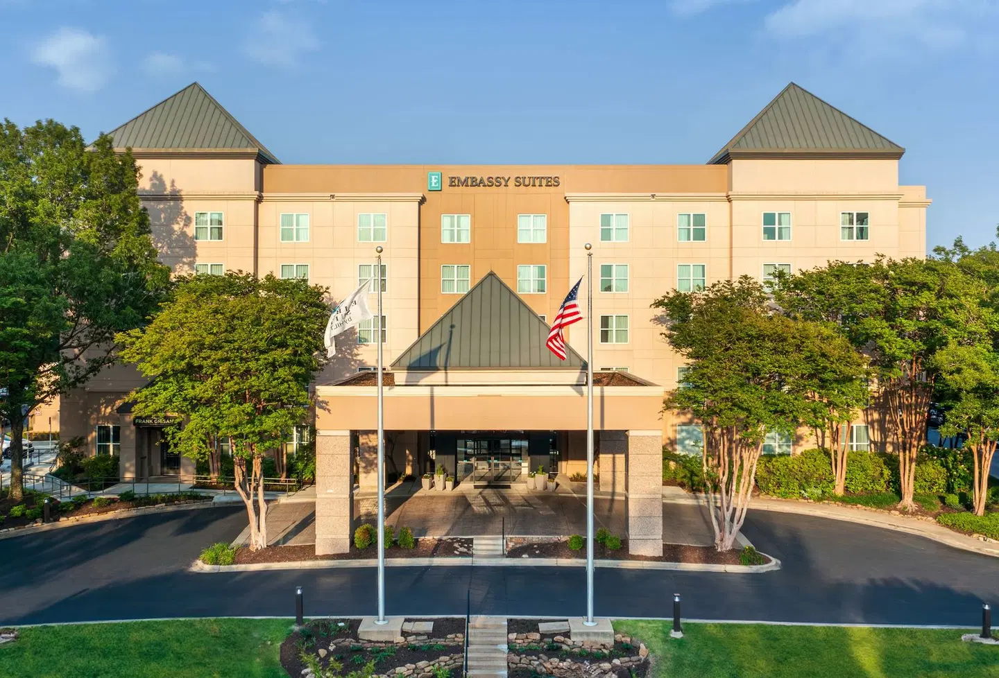 Embassy Suites by Hilton Memphis EXTERIOR