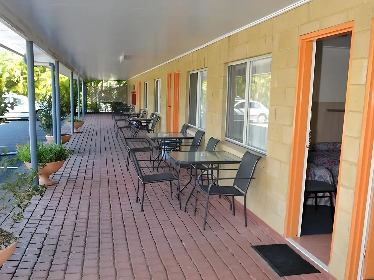 Mango Tree Motel TERRACE
