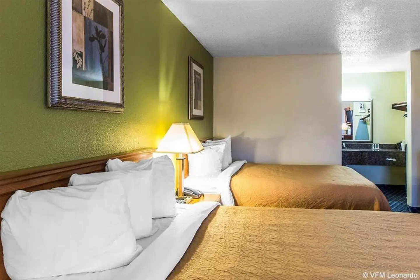 Quality Inn Midtown Savannah ROOM_EXAMPLE