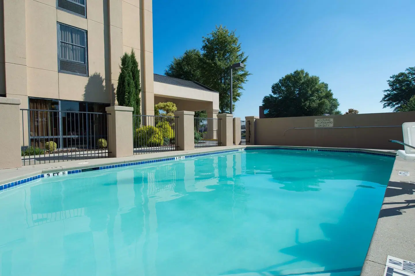 Hampton Inn Gainesville OUTDOOR_POOL