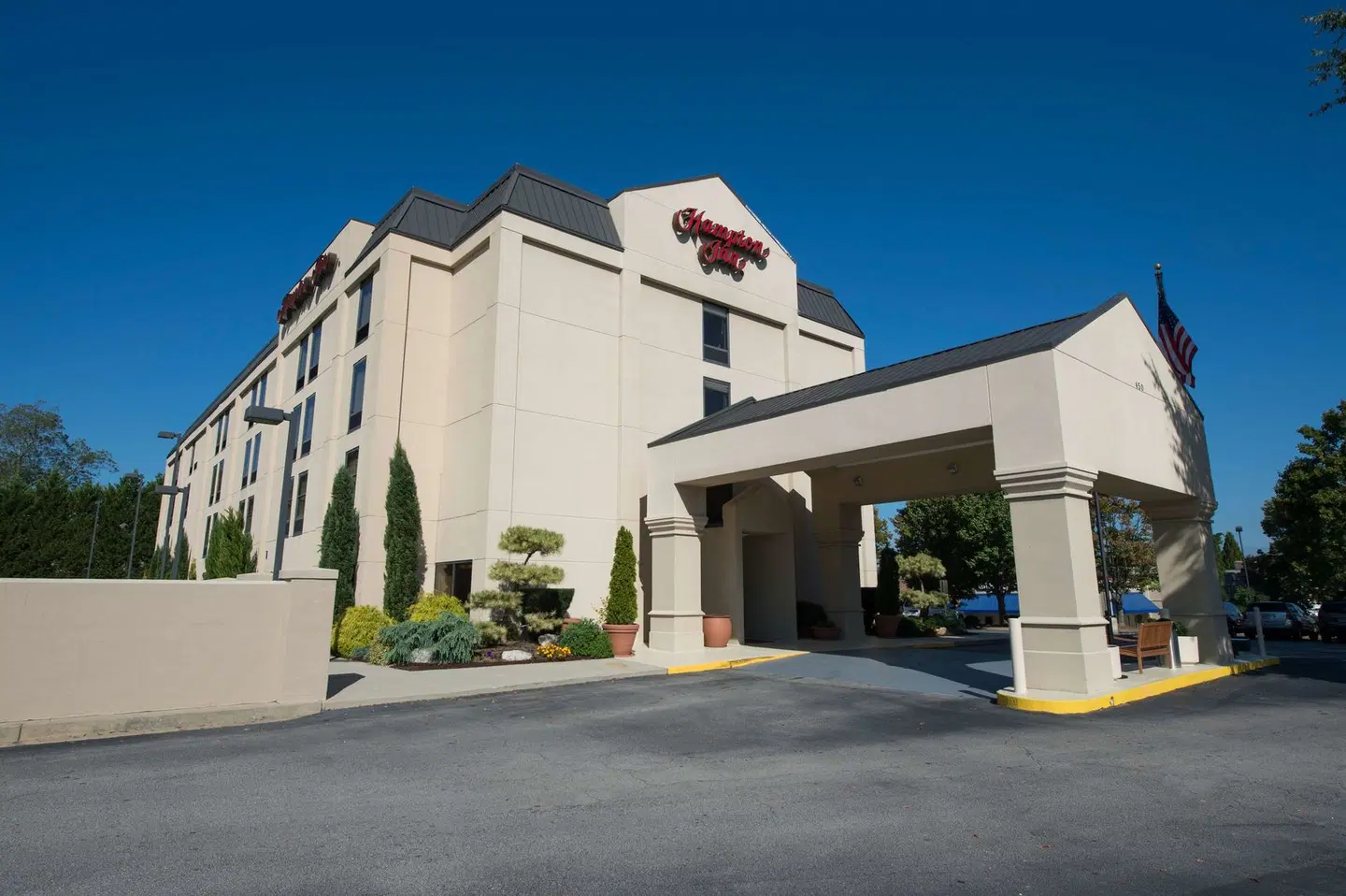 Hampton Inn Gainesville EXTERIOR