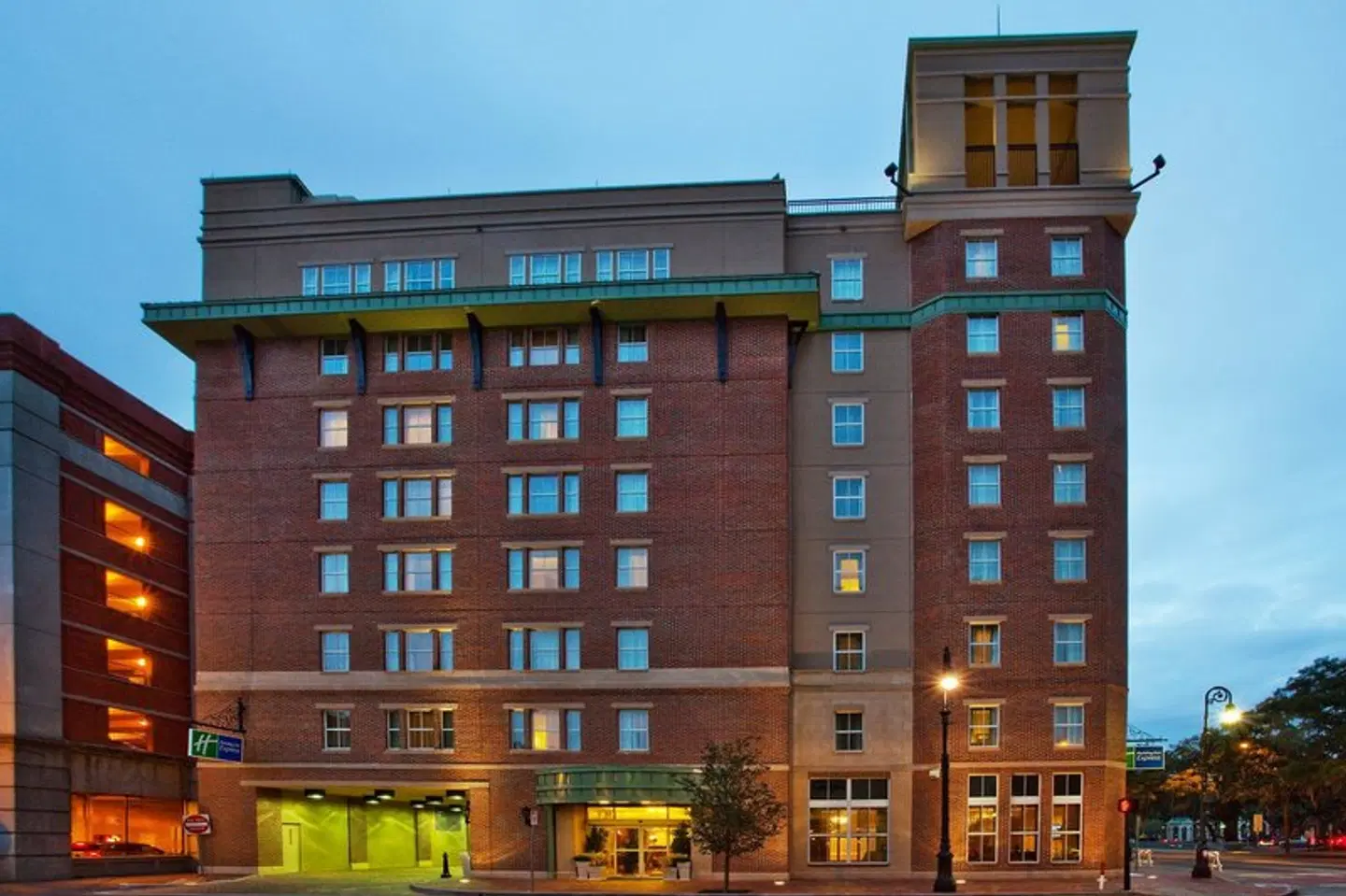 Holiday Inn Express Savannah-Historic District by IHG EXTERIOR