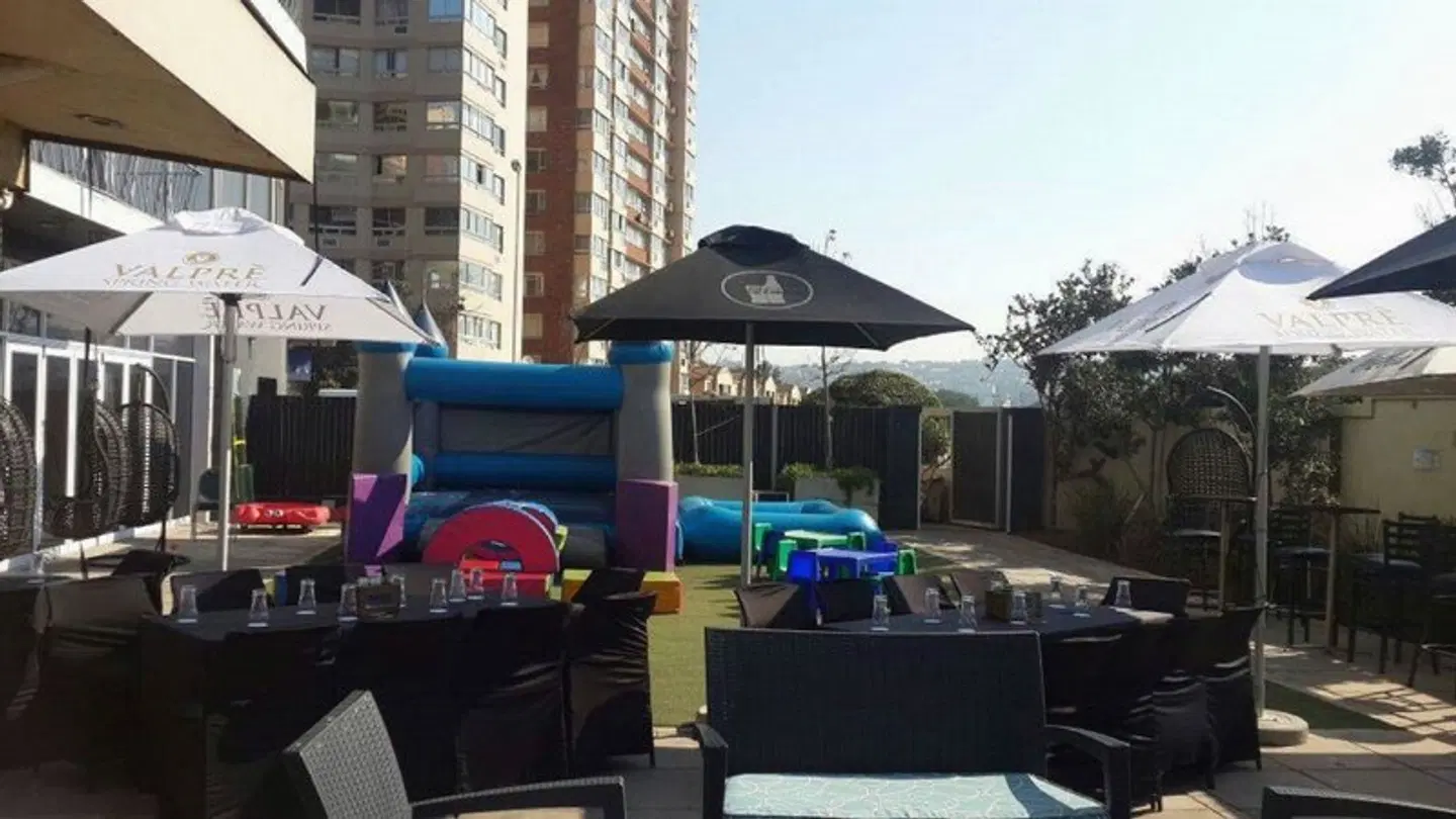 Blue Waters Hotel Terrasse