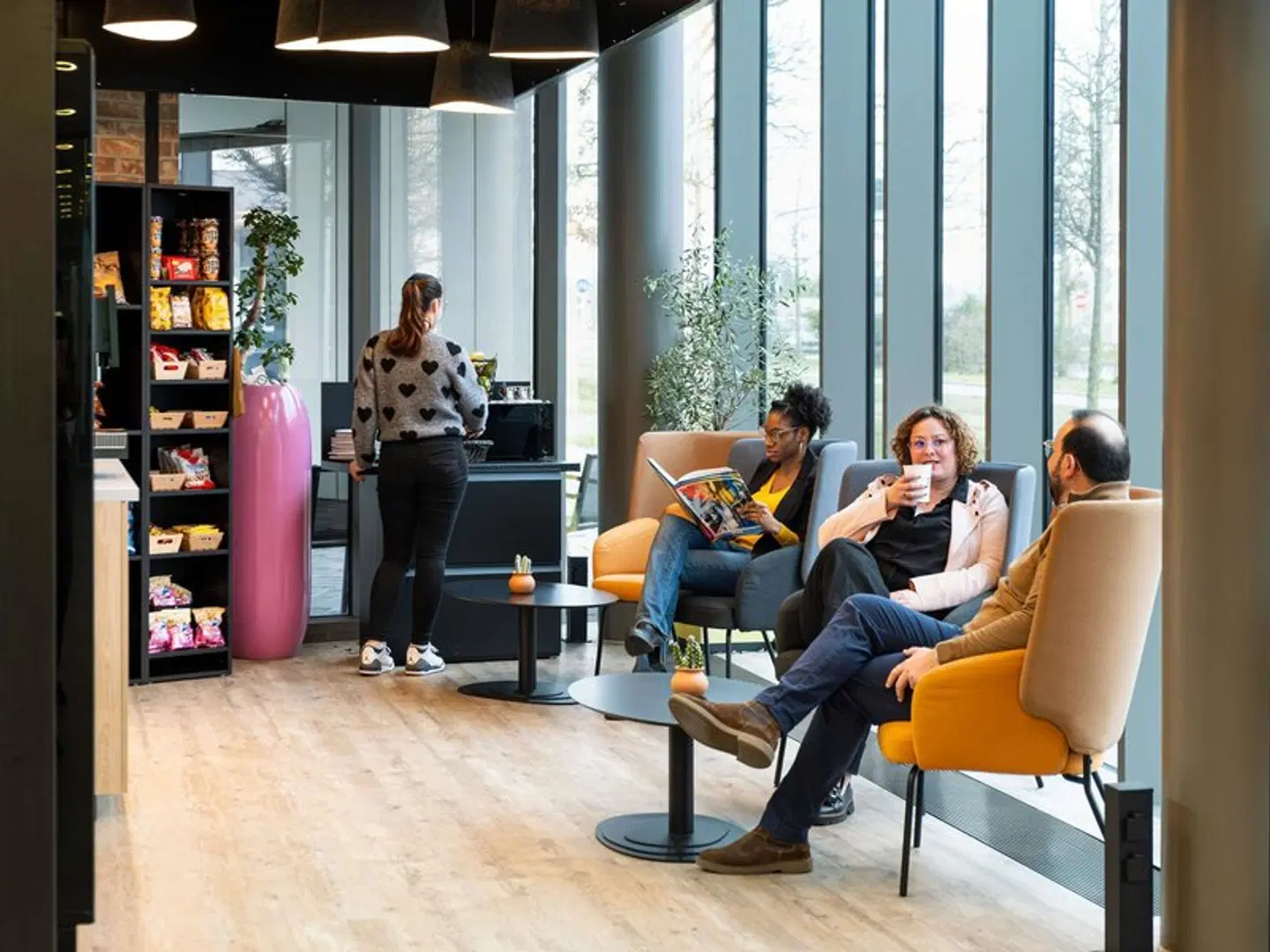 Novotel Suites Luxembourg Hotel PEOPLE