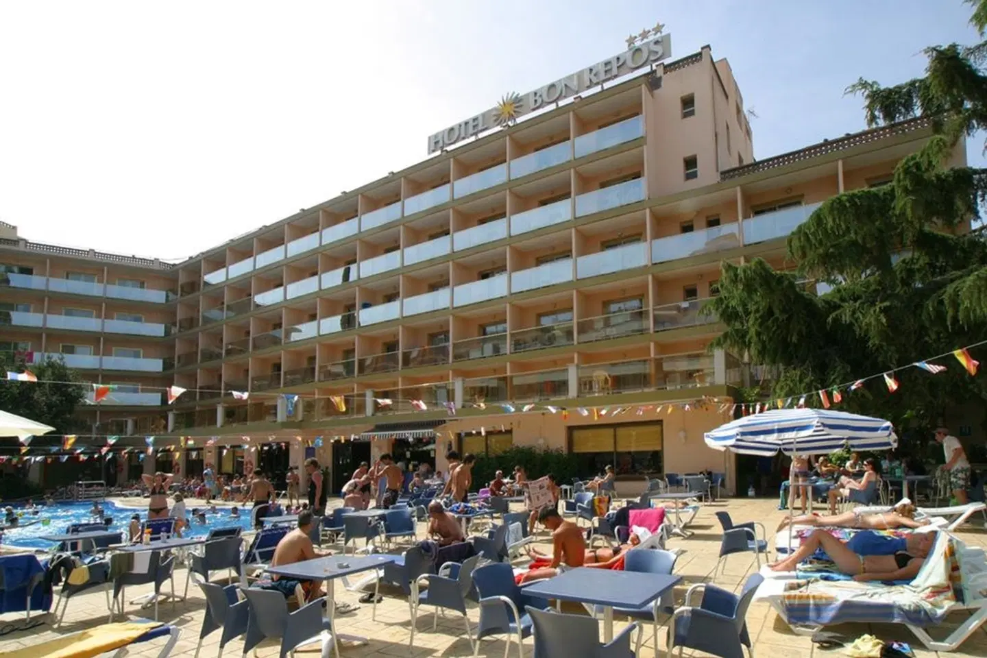 Hotel Bon Repos Terrasse
