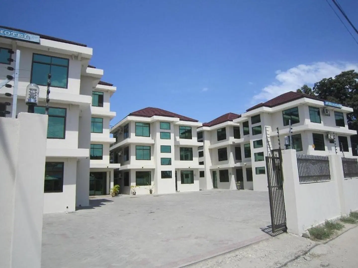 FQ Village Hotel EXTERIOR