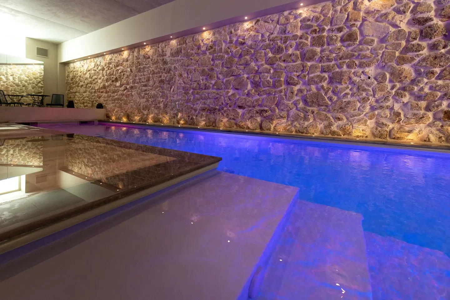 Best Western La Joliette Hallenbad