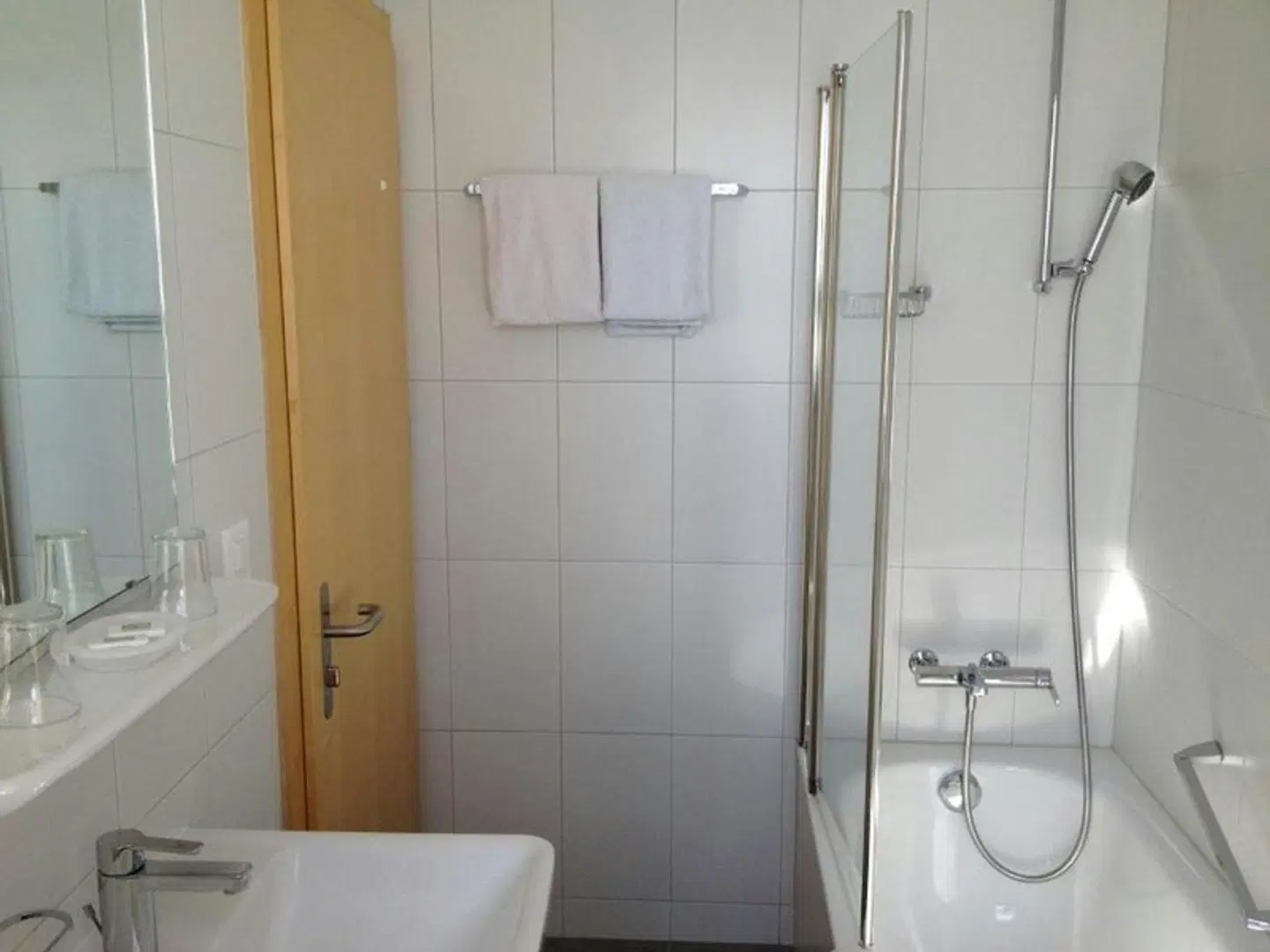 Hotel Schwarzsee BATHROOM