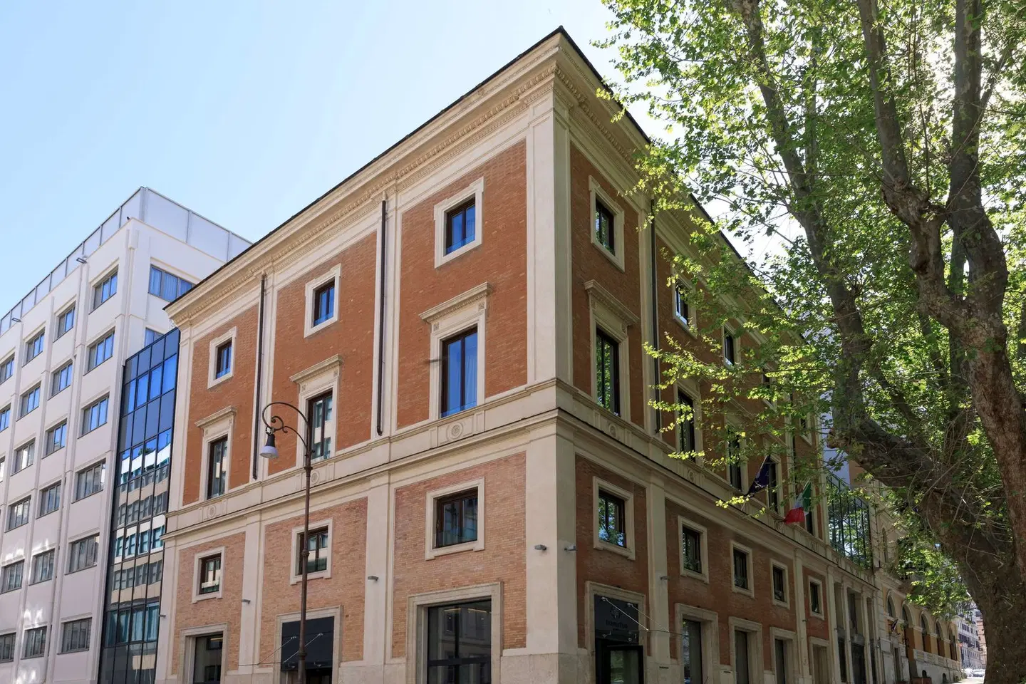 DoubleTree by Hilton Rome Monti EXTERIOR