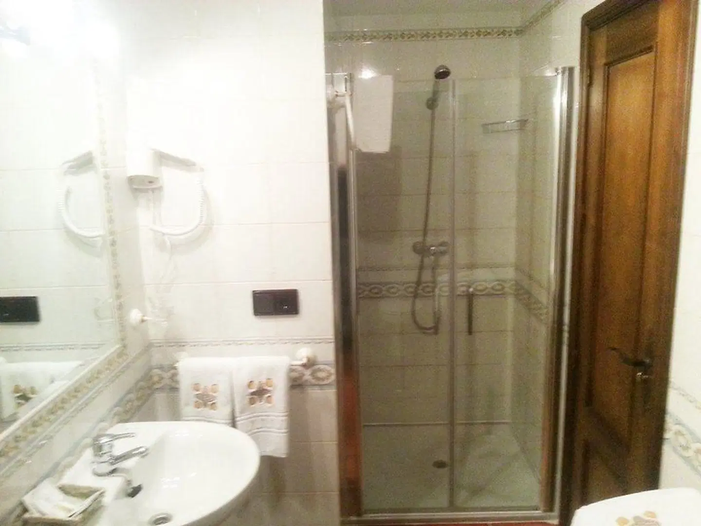 Casa Rural Cuatro de Oros BATHROOM