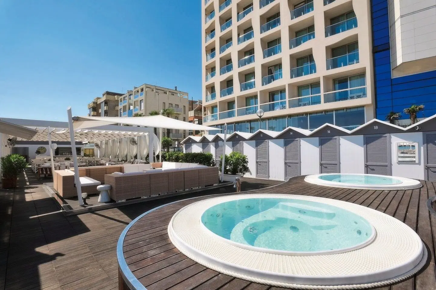 Excelsior OUTDOOR_POOL