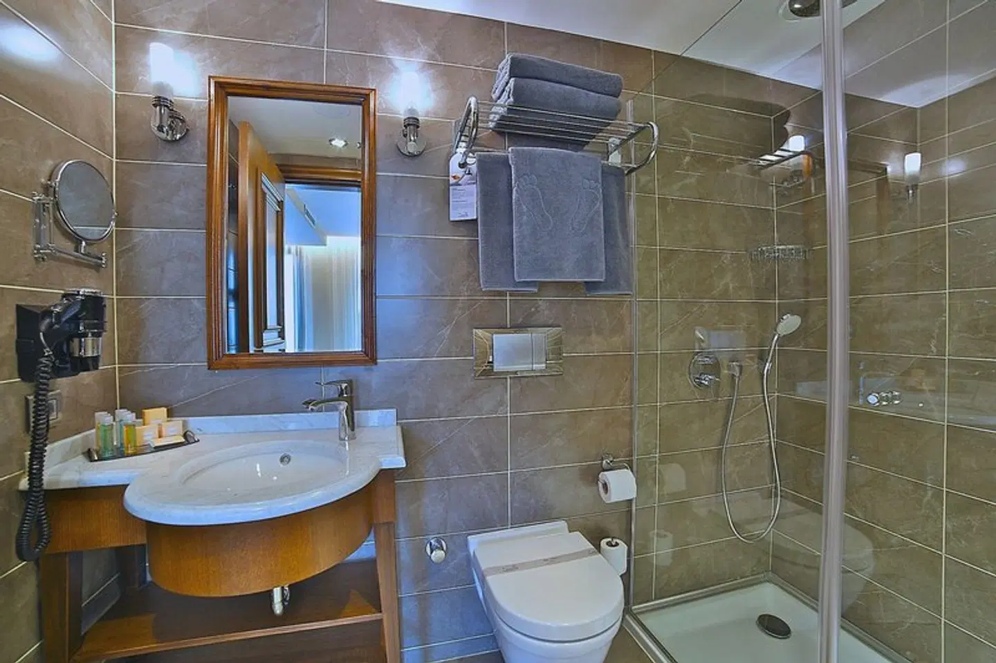 Adelmar Hotel Istenbul BATHROOM