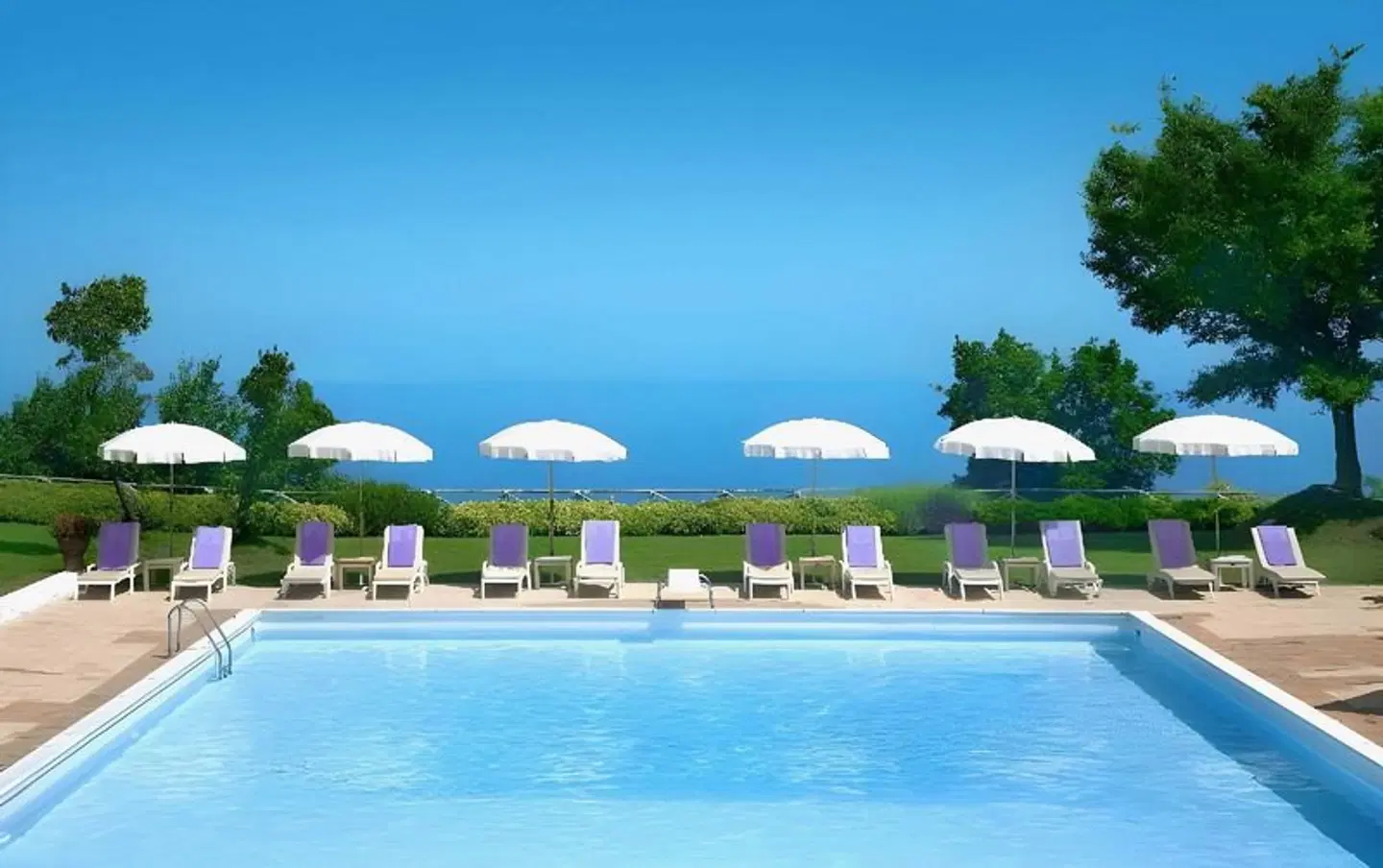 Hotel Emilia OUTDOOR_POOL