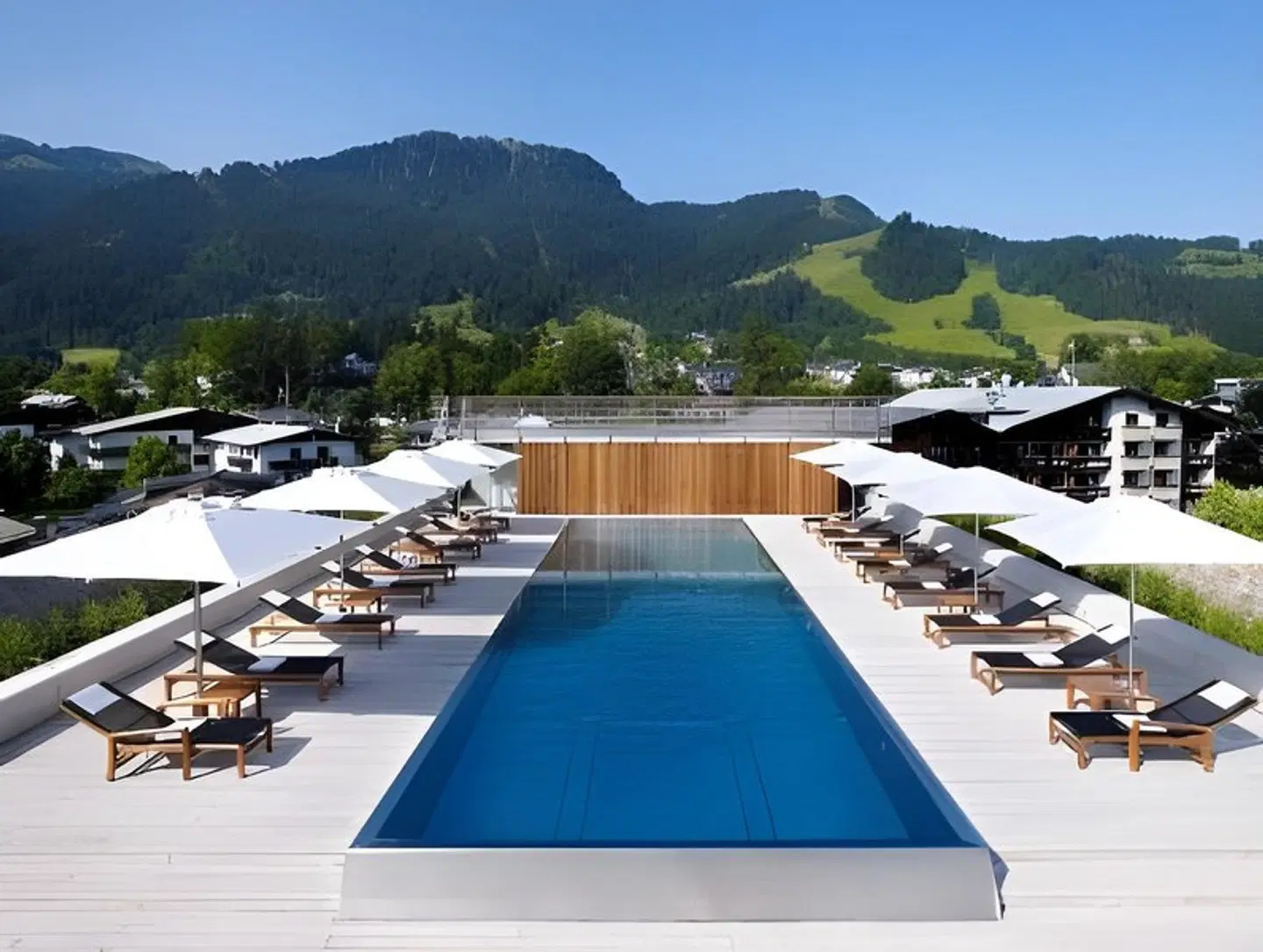 Schwarzer Adler Kitzbühel OUTDOOR_POOL