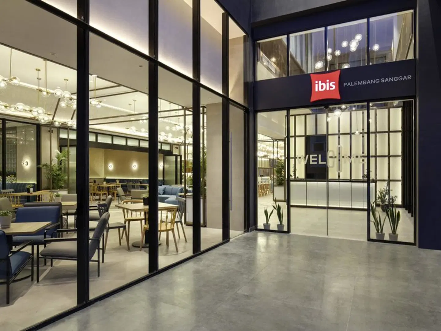 ibis Palembang Sanggar Hallenbad
