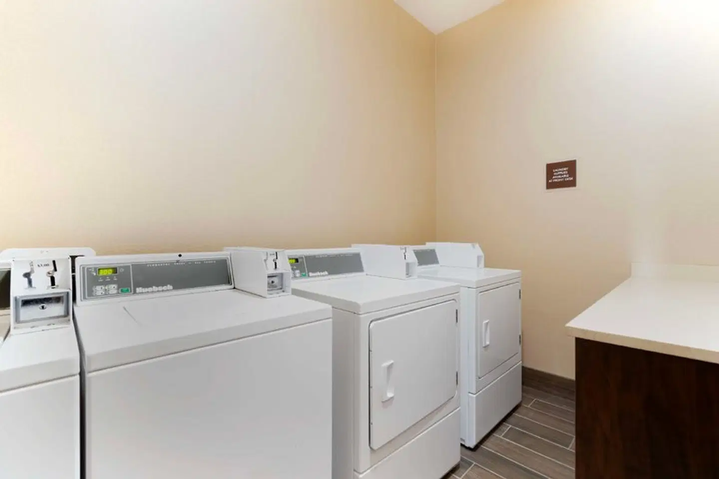 Best Western Plus Moosomin Hotel ROOM_EXAMPLE