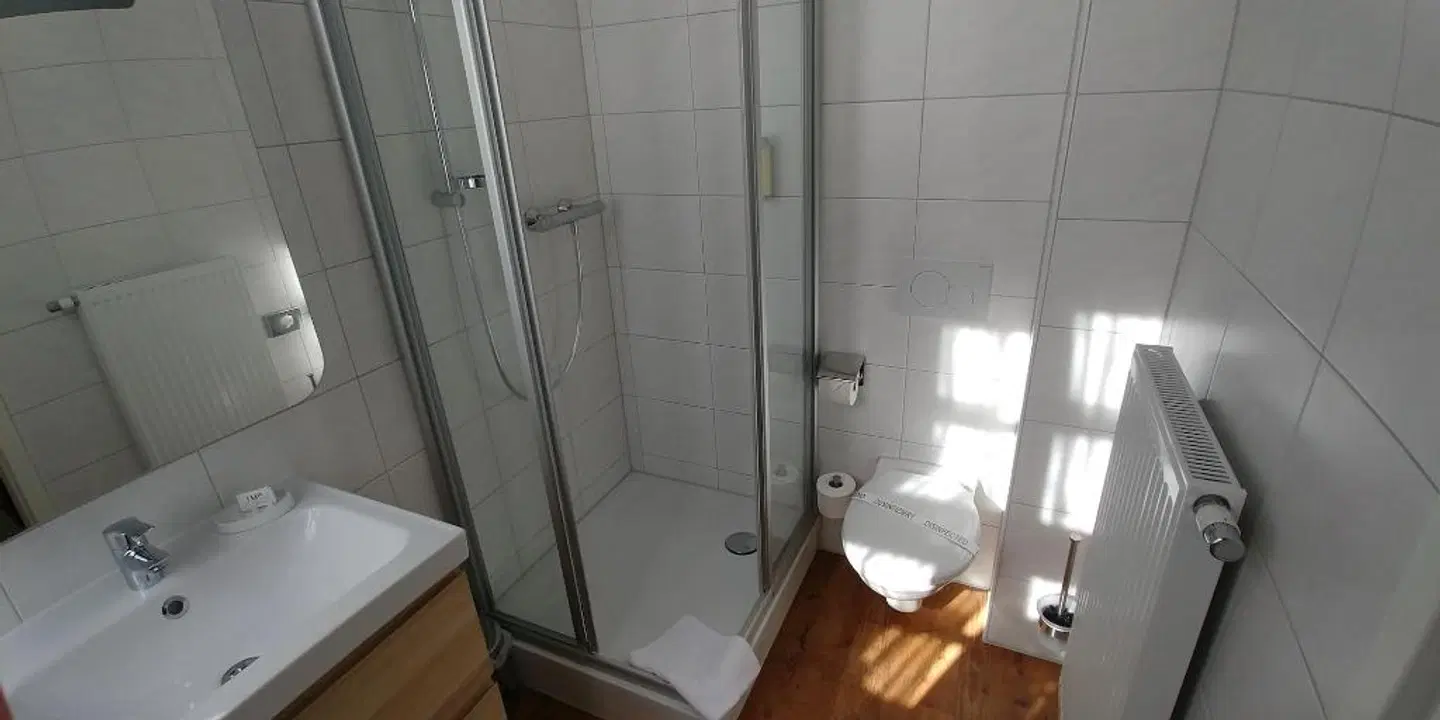 Hotel Alte Brennerei Badezimmer