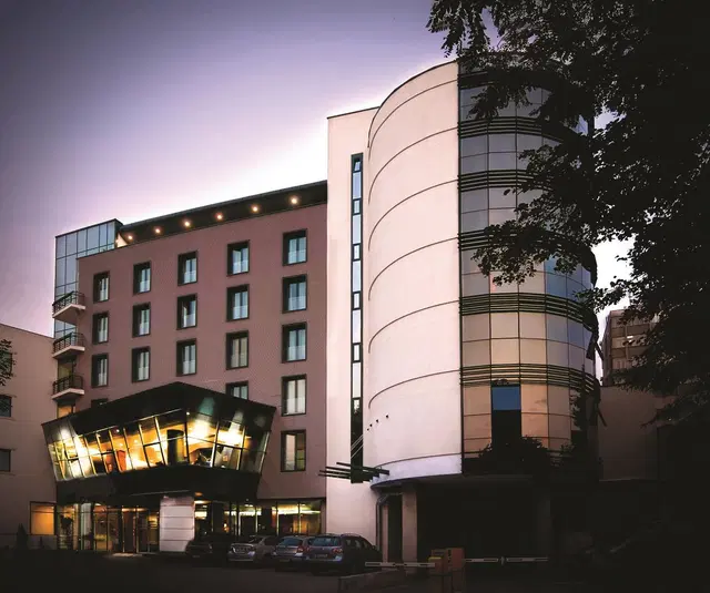 DoubleTree by Hilton Hotel Cluj - City Plaza EXTERIOR