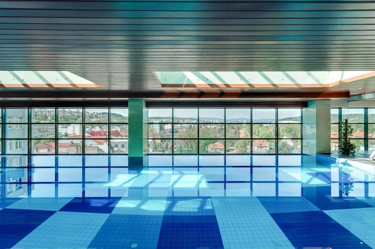 DoubleTree by Hilton Hotel Cluj - City Plaza Hallenbad