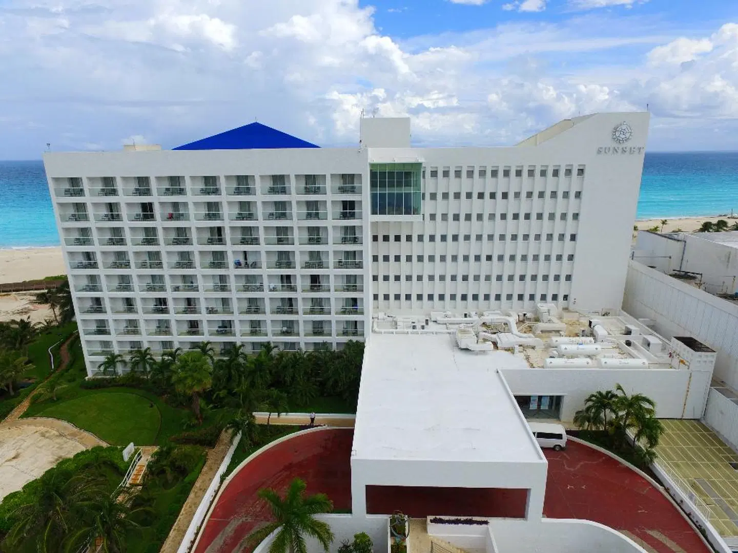 Sunset Royal Beach Resort EXTERIOR