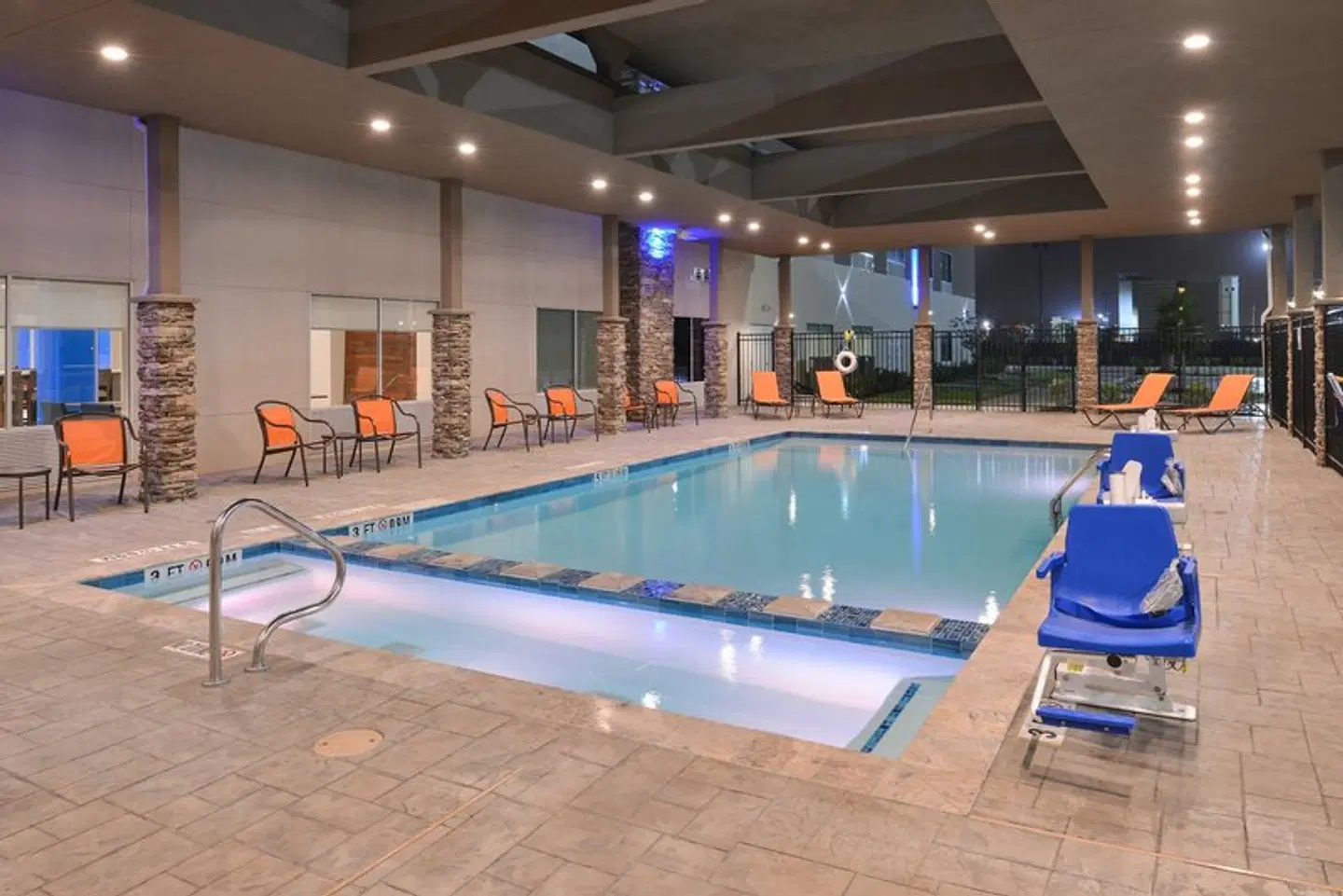 Holiday Inn Express & Suites Houston E - Pasadena by IHG Hallenbad
