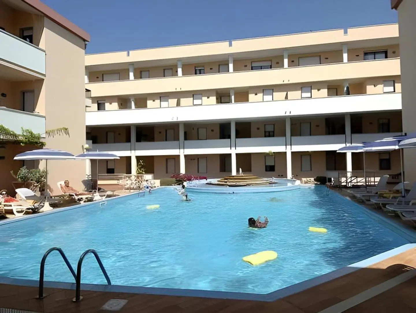 Residence Picalè OUTDOOR_POOL