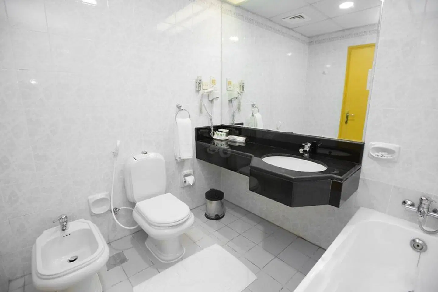 Comfort Inn Hotel Dubai BATHROOM