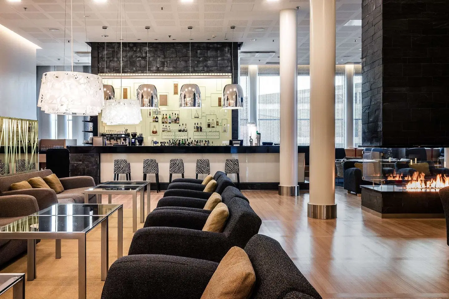 Hilton Helsinki Airport Bar