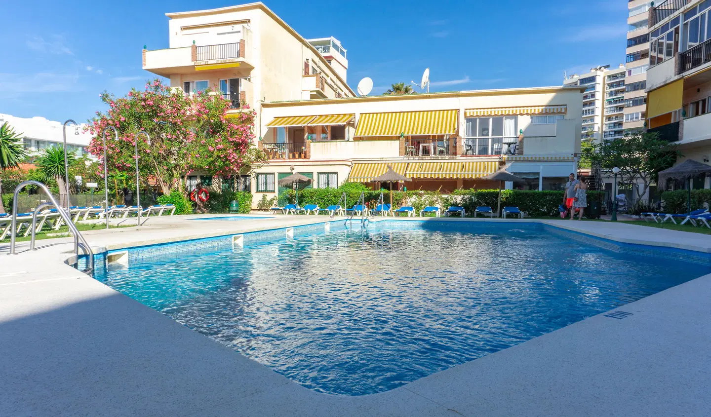 Apartamentos Los Jazmines OUTDOOR_POOL