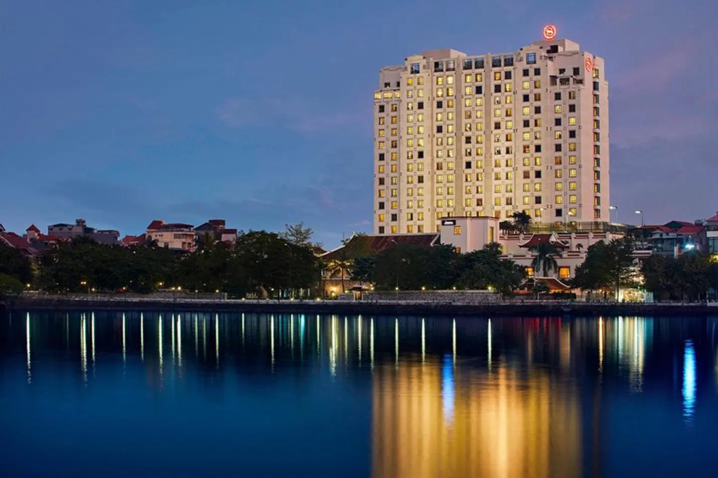 Sheraton Hanoi OUTDOOR_POOL