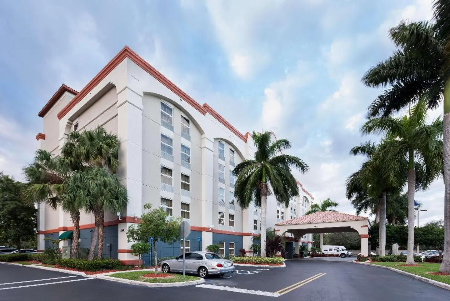 Hampton Inn Ft. Lauderdale Airport North Cruise Port EXTERIOR
