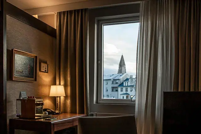 Holt ROOM_EXAMPLE