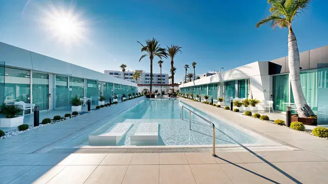 Nayra OUTDOOR_POOL