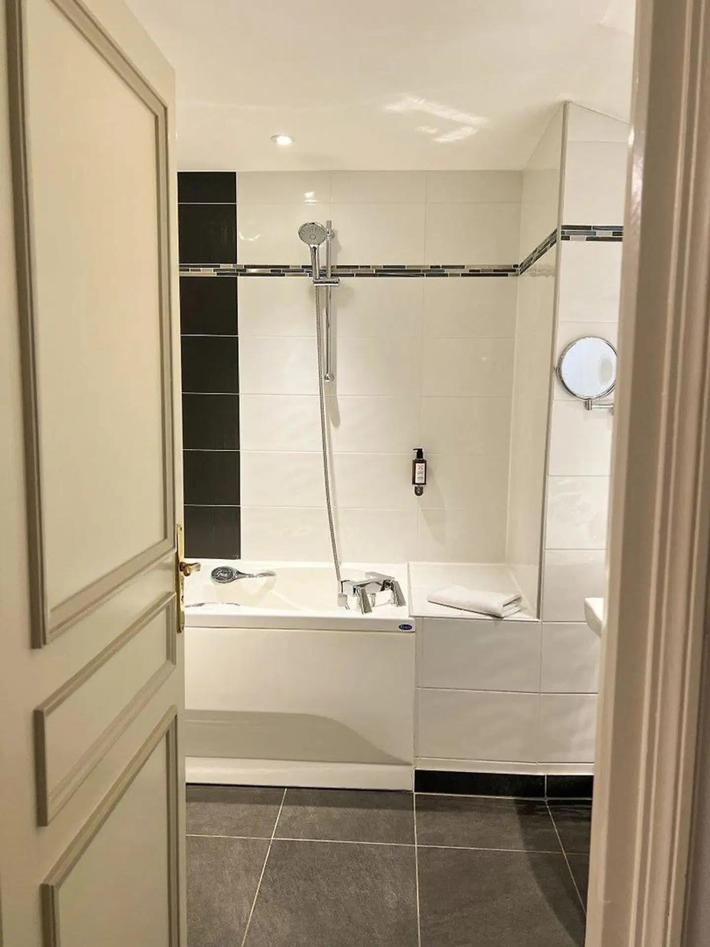 Le Phenix Badezimmer