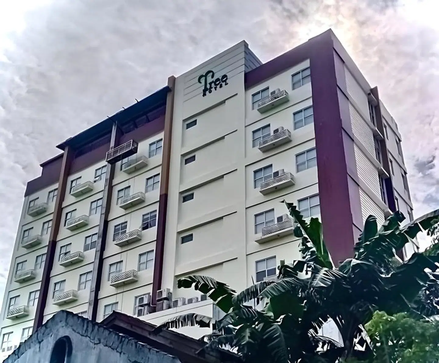 Tree Hotel Makassar EXTERIOR