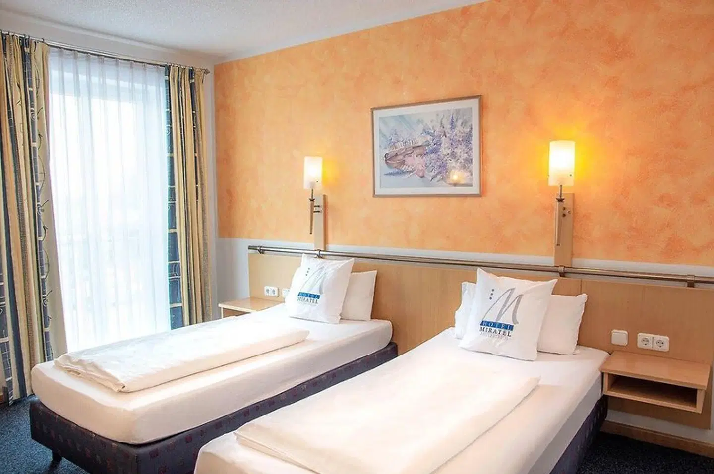Miratel ROOM_EXAMPLE