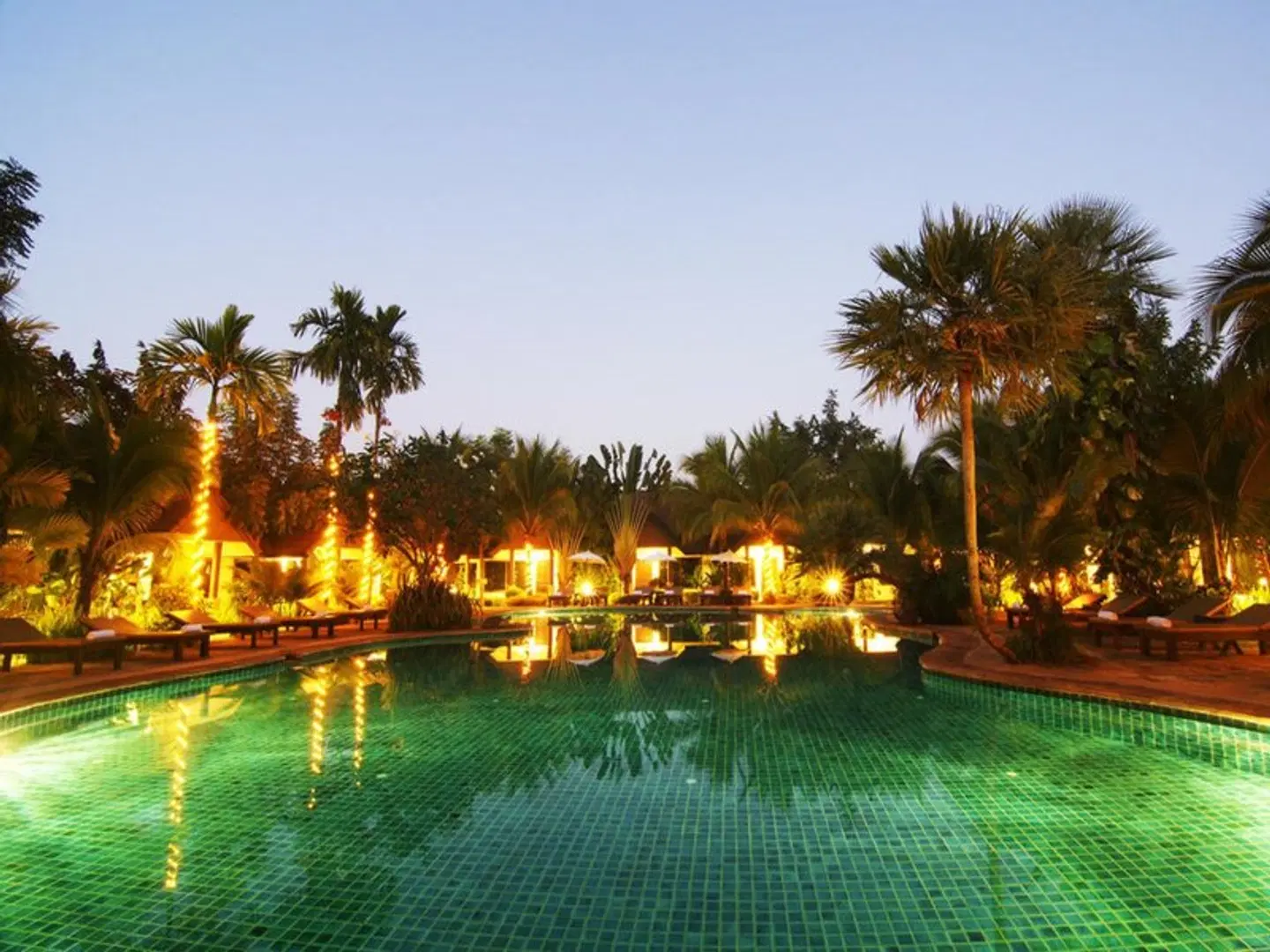 Laluna Resort OUTDOOR_POOL