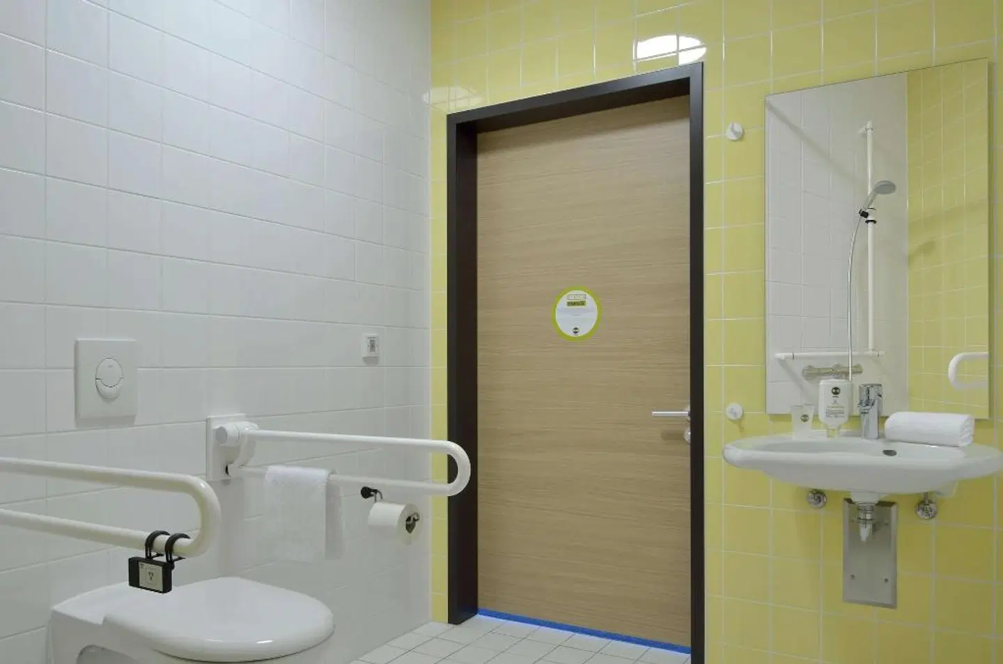 B&B Hotel Halle-Saale Badezimmer