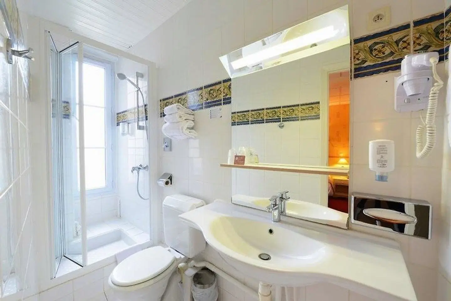 Hotel Ami Badezimmer
