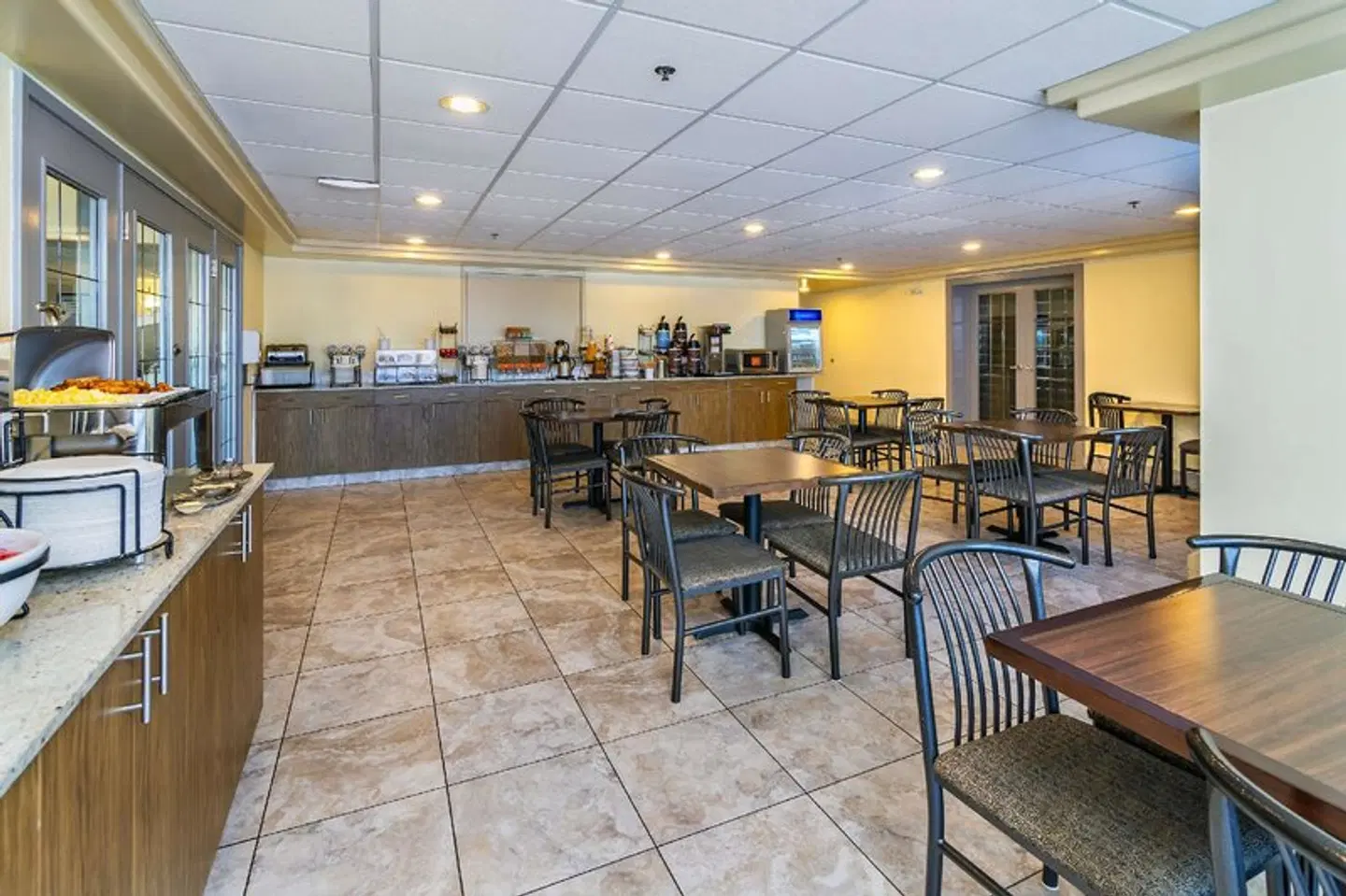Comfort Inn & Suites LOUNGE_LOBBY