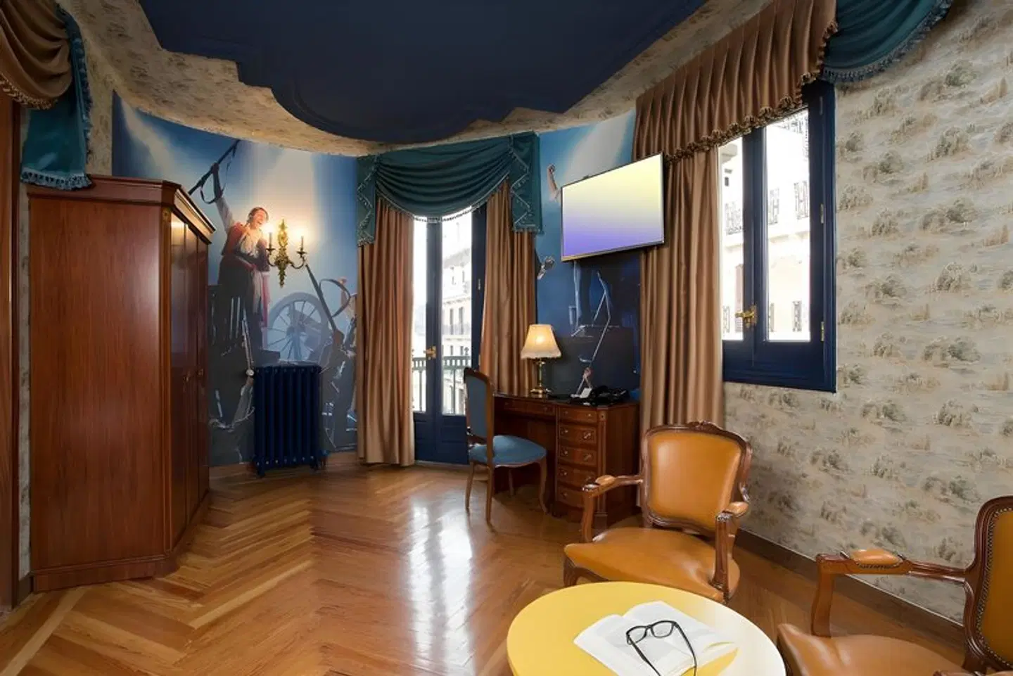 Casual Madrid del Teatro ROOM_EXAMPLE