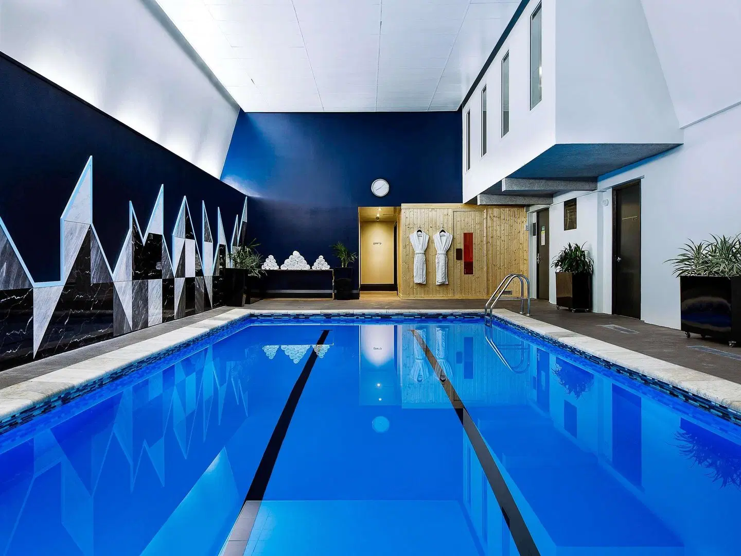 Mövenpick Hotel Wellington Hallenbad