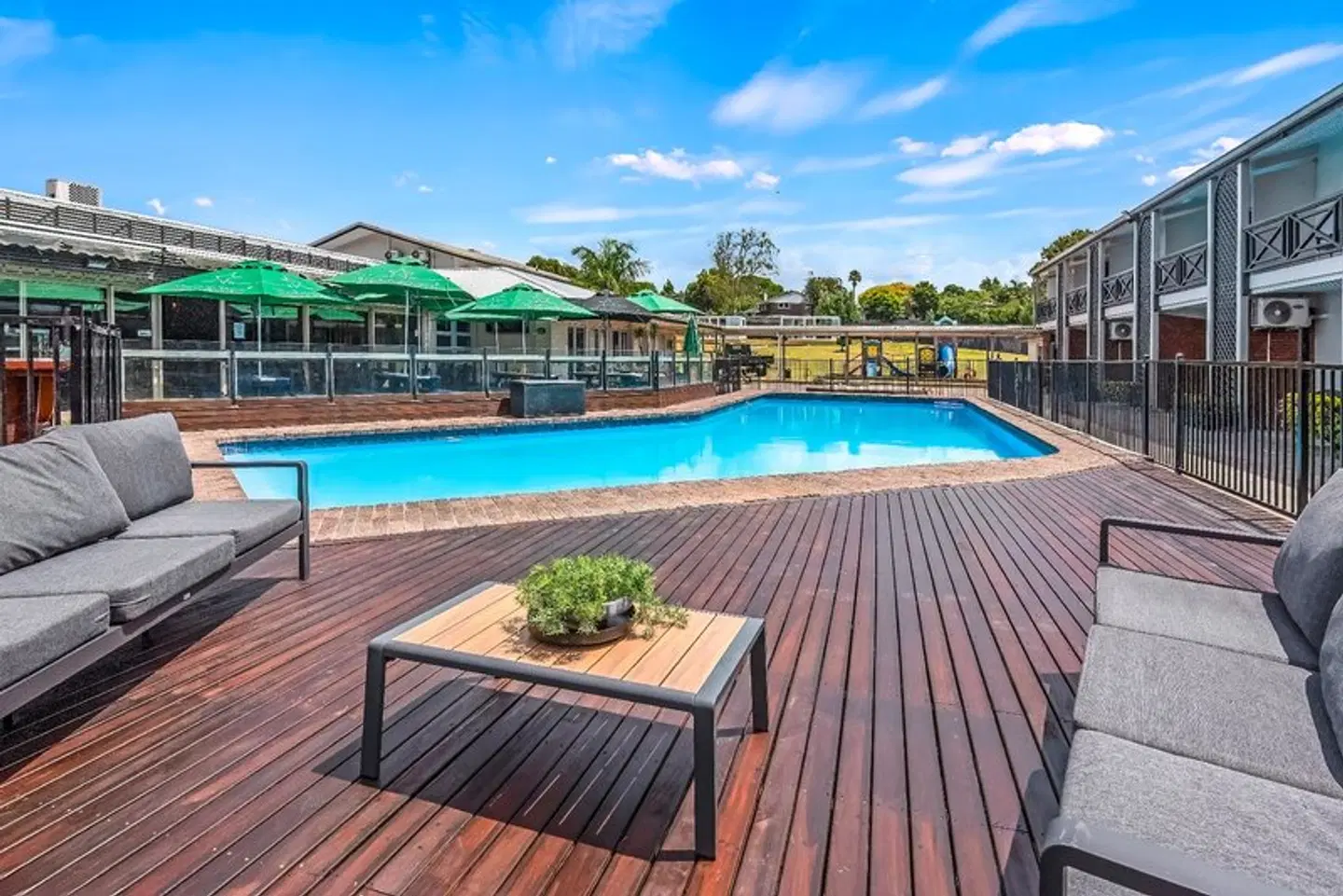 Poenamo Hotel OUTDOOR_POOL