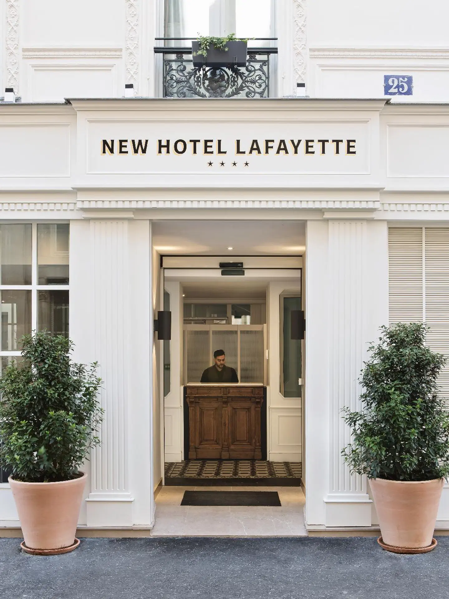 Newhotel Lafayette EXTERIOR
