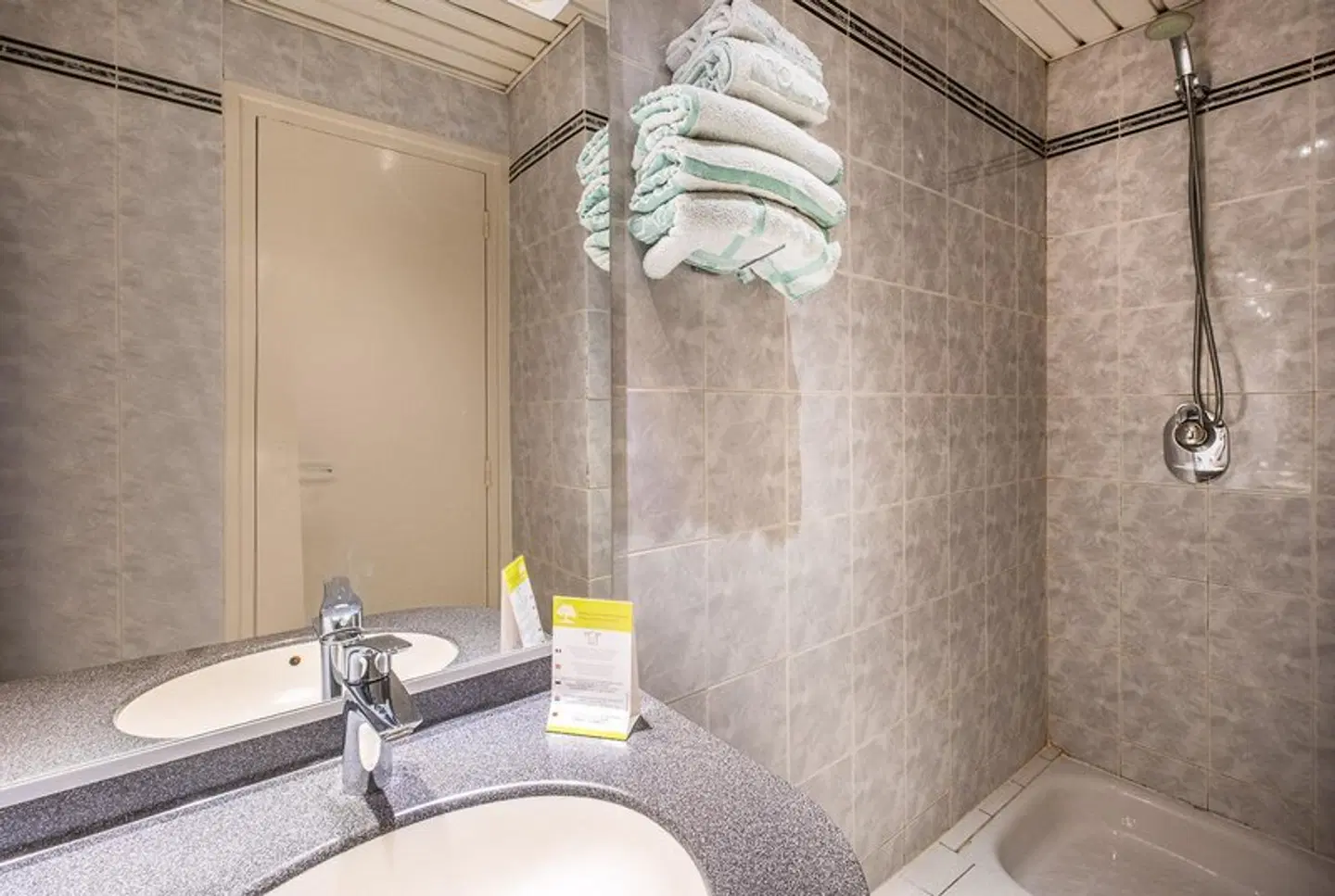 Terminus Montparnasse BATHROOM
