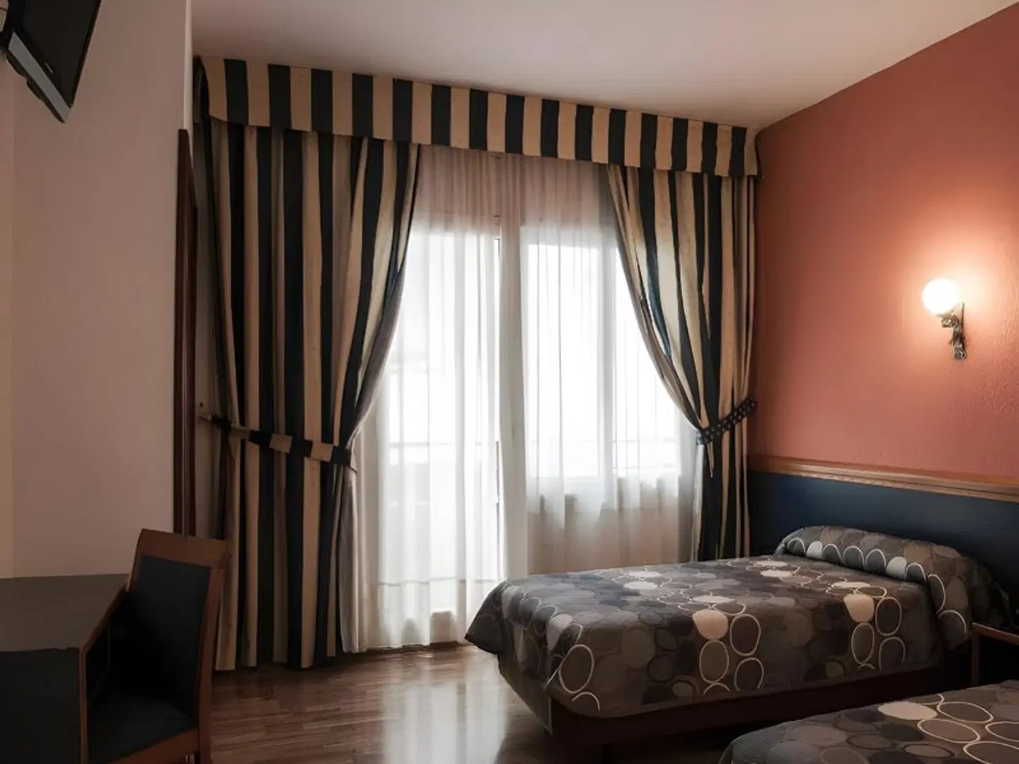Ronda ROOM_EXAMPLE