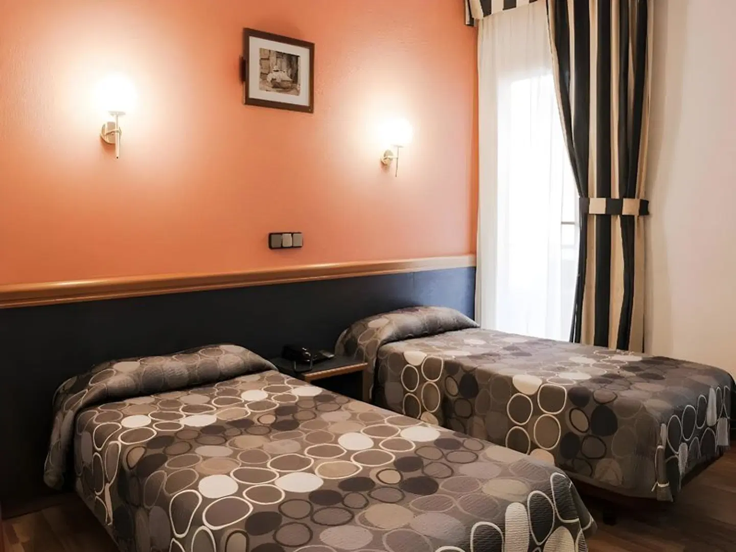 Ronda ROOM_EXAMPLE