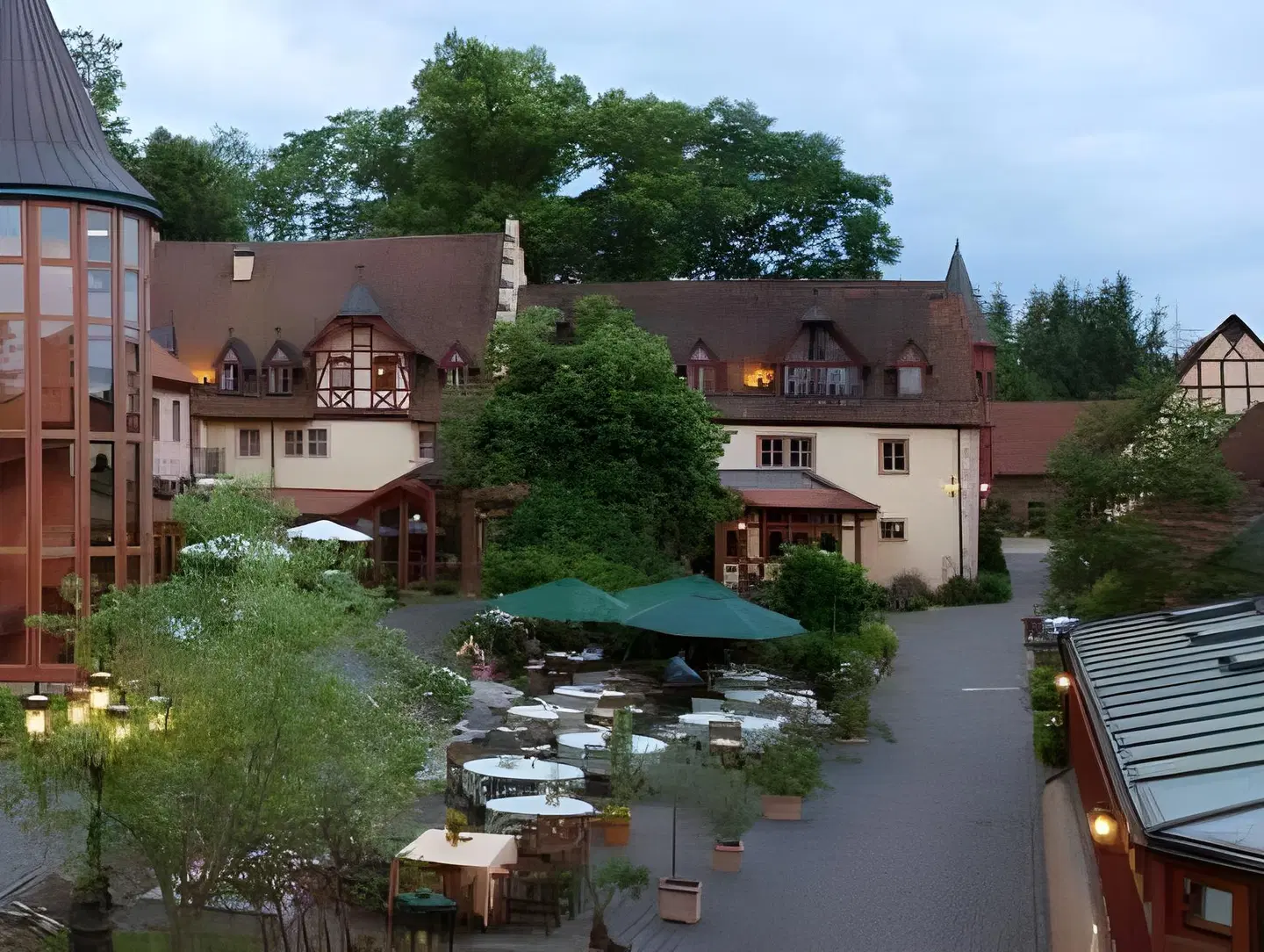 Schlosshotel Weyberhöfe EXTERIOR