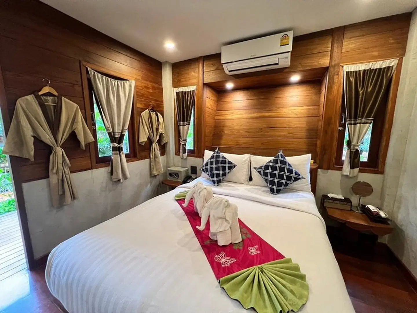 Yotaka Pai ROOM_EXAMPLE